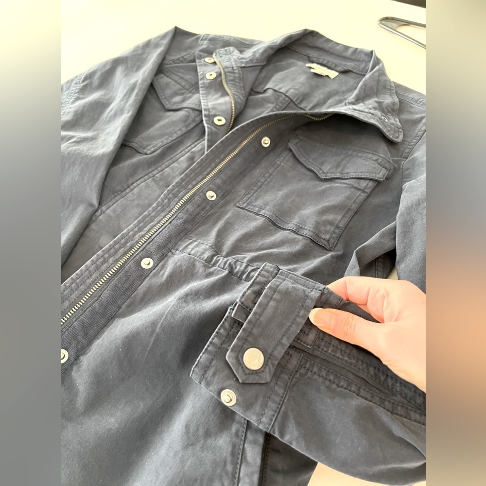 Lightweight jacket